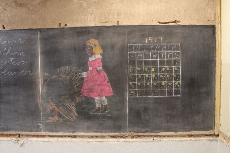 100-year-old chalkboard drawings found in Oklahoma school