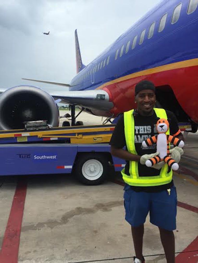 Boy’s lost stuffed tiger has experience of a lifetime while spending 6 days at the airport