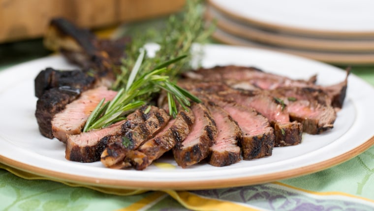 Carson Daly and Siri Pinter make grilled steak and squash gratin