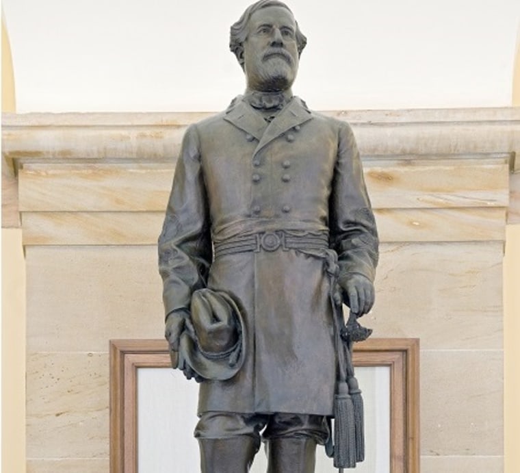 IMAGE: Statue of Robert E. Lee