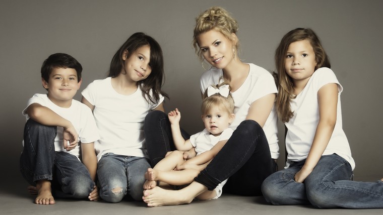 Kimberly Henderson and her four children.