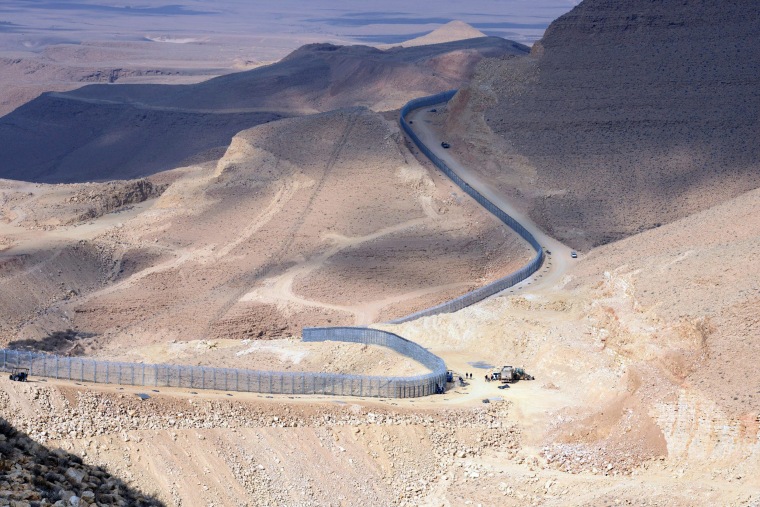 Image: Israeli border fence