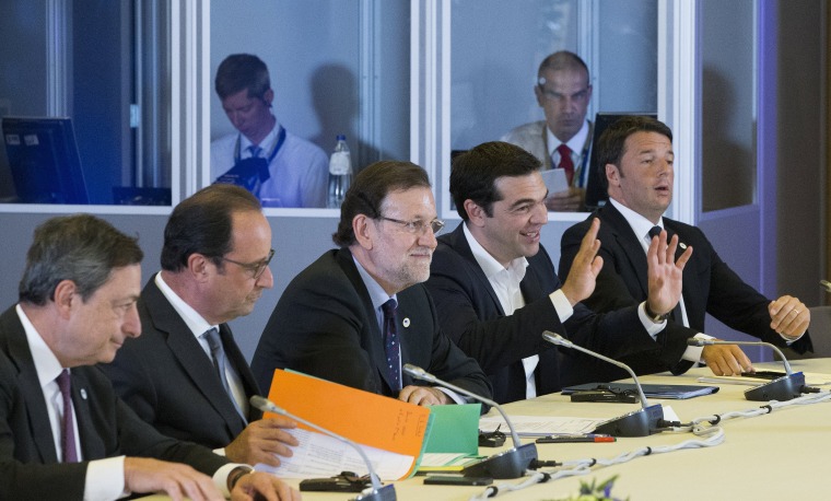 Image: ECB President Draghi, French President Hollande, Spanish PM Rajoy, Greek PM Tsipras and Italian PM Renzi take part in a euro zone EU leaders emergency summit on the situation in Greece in Brussels