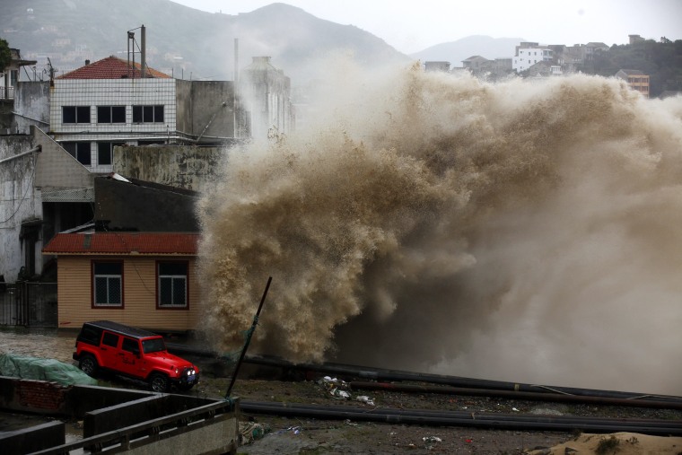 Image: Supertyphoon Chan-Hom landed in east China.