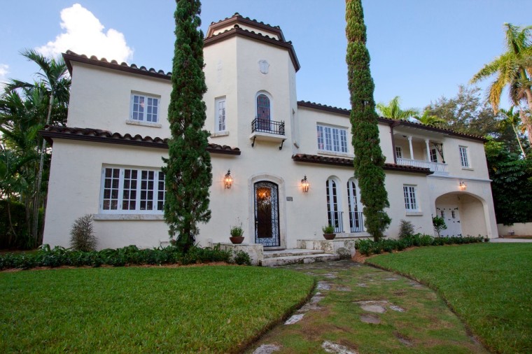 See inside! 90yearold home sits on Florida's oldest golf course