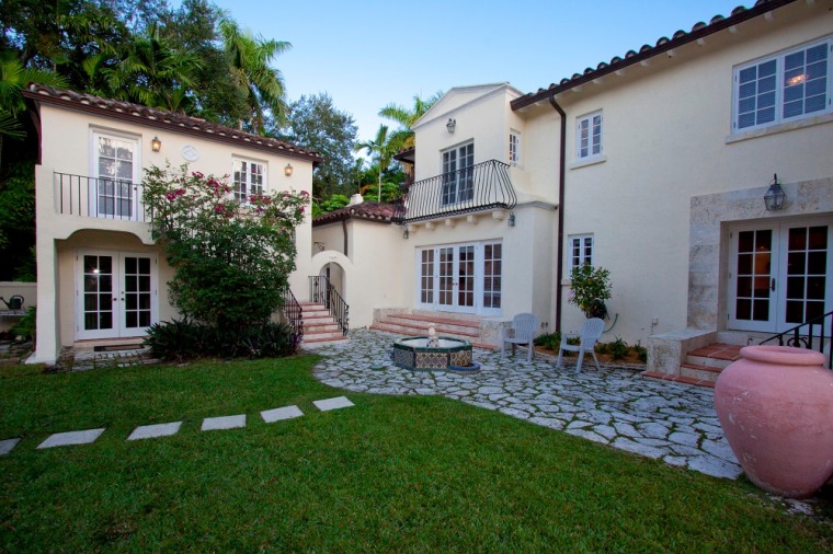 See inside! 90yearold home sits on Florida's oldest golf course