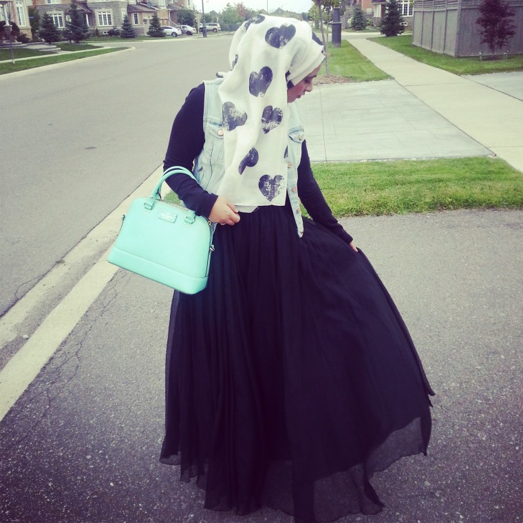 Ikhlas Hussain blogs about her faith and fashion sense at The Muslim Girl.
