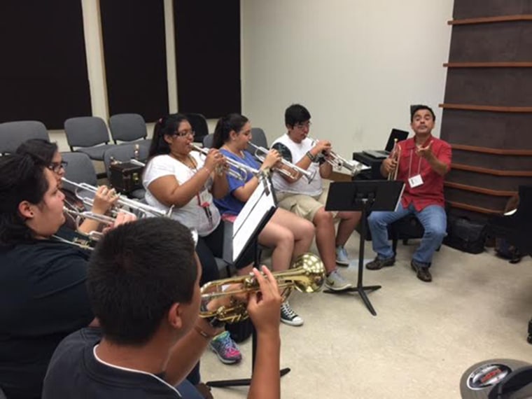 Image: University of Texas Longhorn Mariachi Camp