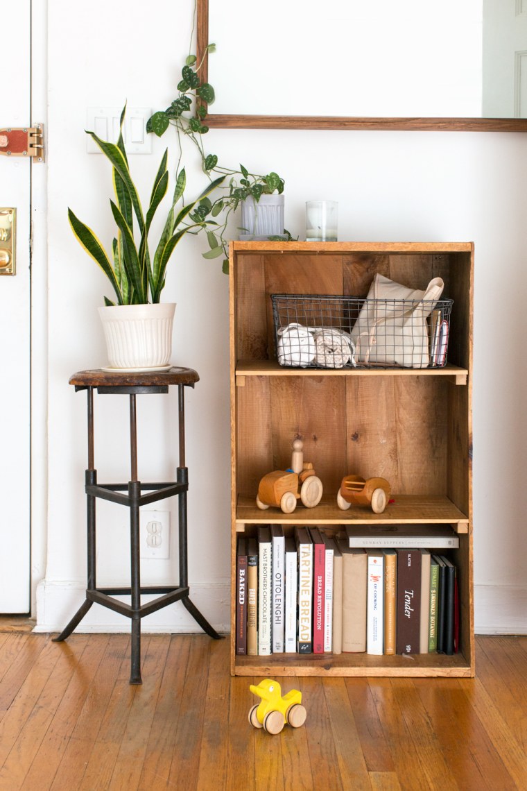 'Reading my Tea Leaves' blogger Erin Boyle shows off tiny apartment