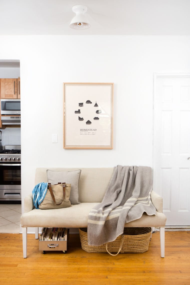 Organizing My Apartment {5 Rules For A Small Living Room}