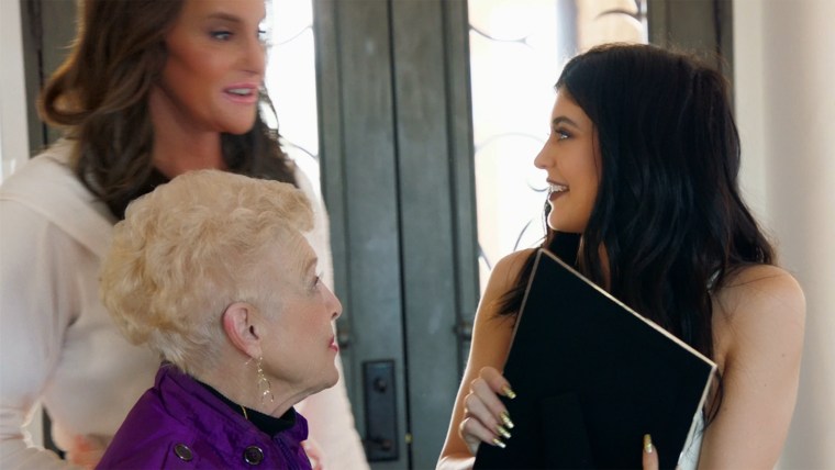 "I am Cait" Caitlyn with her mother and Kylie