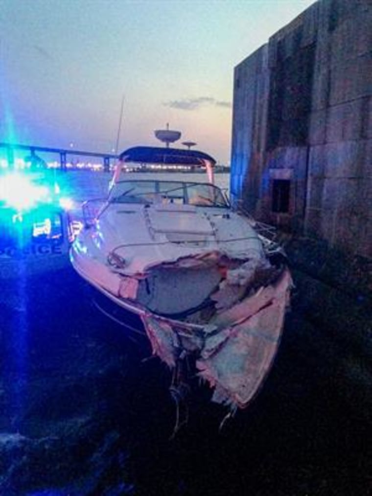 Image: The Sea Ray Sundancer struck the Francis Scott Key Bridge