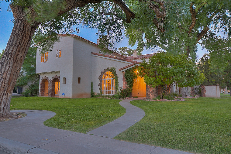 Jesse Pinkmans Breaking Bad house for sale in Albuquerque picture