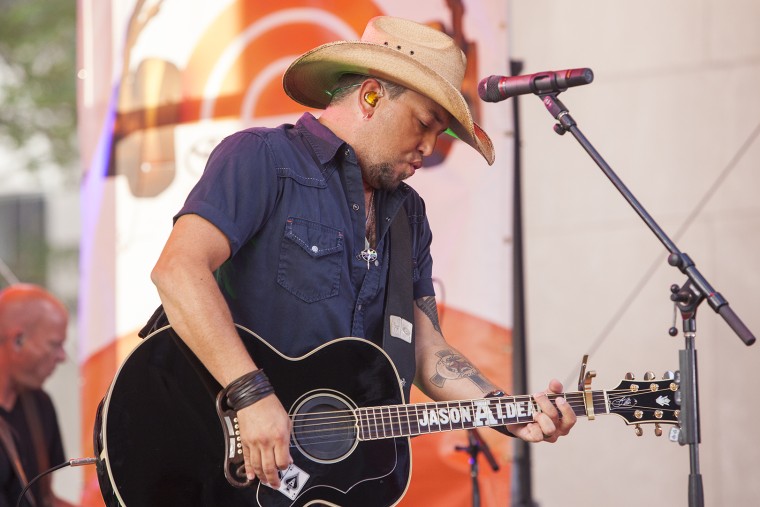 Jason Aldean performs on the TODAY Show Plaza.