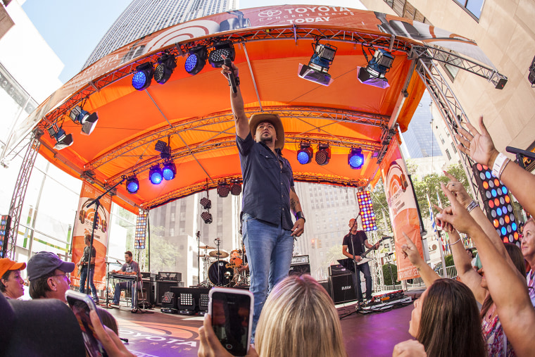 Jason Aldean performs on the TODAY Show Plaza.