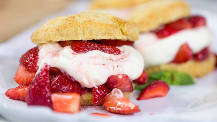 Al Roker's recipe for a delicious strawberry shortcake with homemade whipped cream