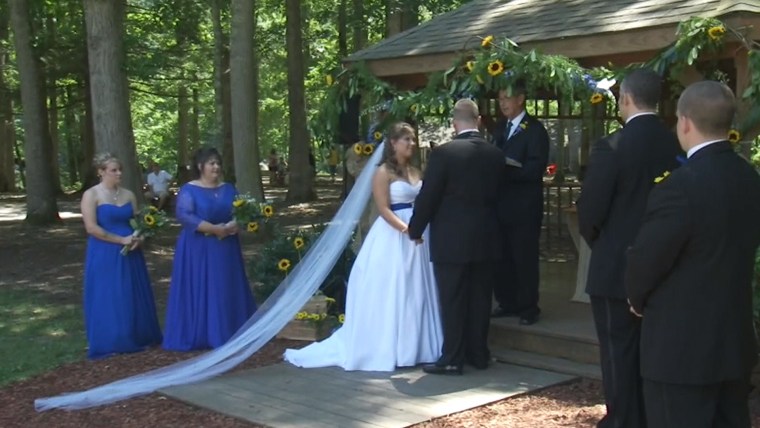 Amnesiac bride gets second wedding to remember