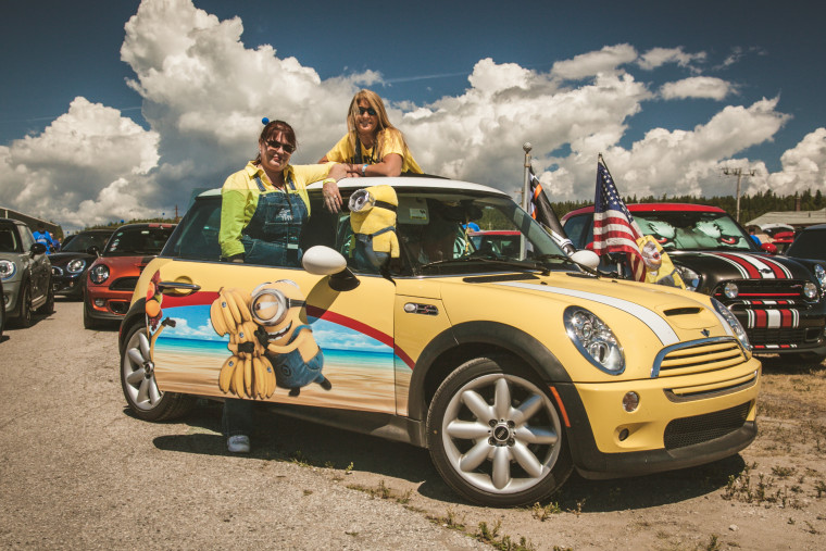 A Minions-themed car at the 2015 Mini on the Mack parade