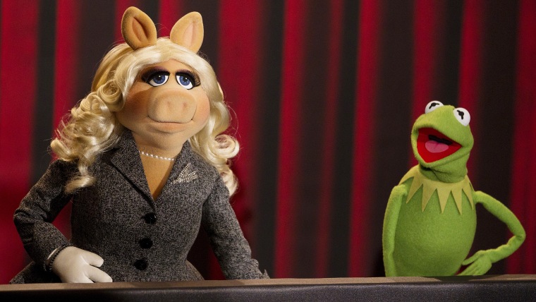 Miss Piggy and Kermit the Frog