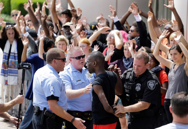 Image: DeRay McKesson being arrested