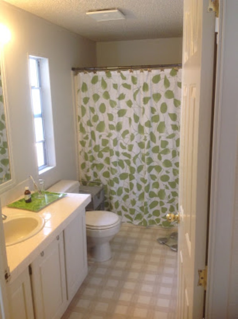 The master bathroom before the makeover.