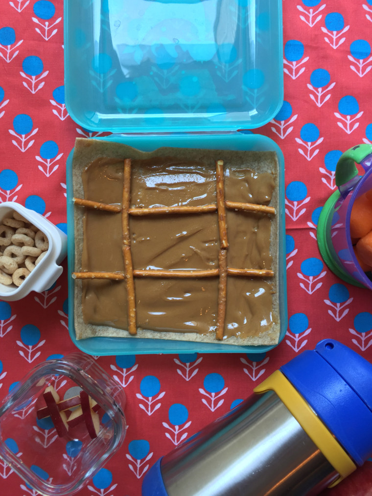 Tic-Tac-Toe kids' lunch