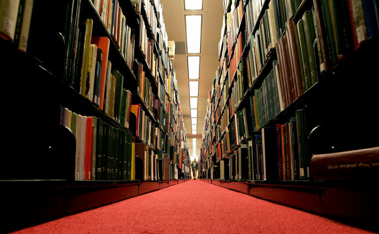 Image: college library