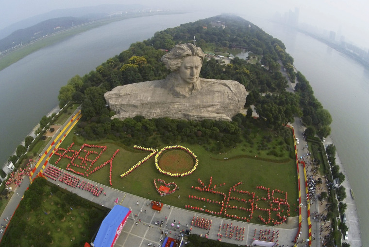 Image: Event marking 70th anniversary of end of WWII in Changha, China