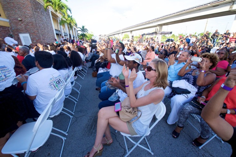 Audience reacts to unveiling of Thunder & Englightening.