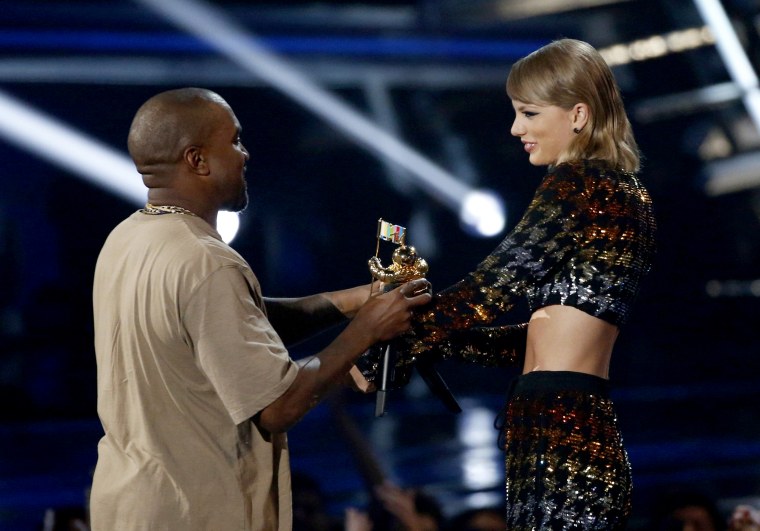 Image: Swift presents the Video Vanguard Award to West at the 2015 MTV Video Music Awards in Los Angeles