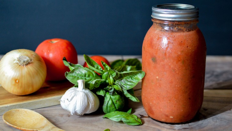 Slow-cooker tomato sauce