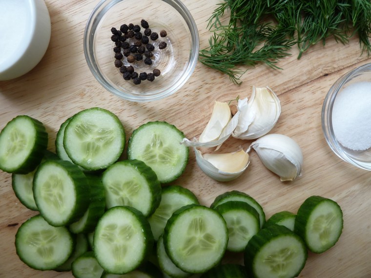 How to make dill pickles at home