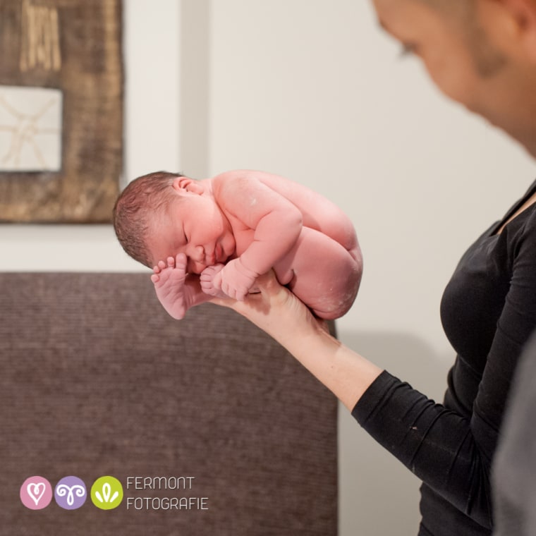 Marry Fermont photographs newborns curled up the way they were in the womb.