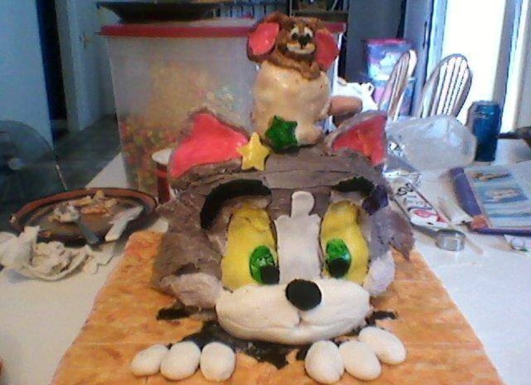 This Tom and Jerry cake took 12 hours to make.