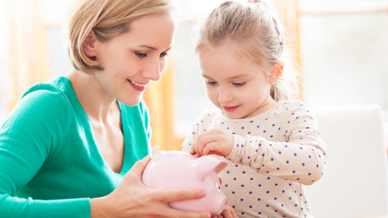 Mother and daughter learn about money
