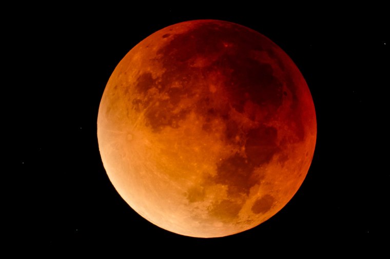 Image: Supermoon Total Eclipse