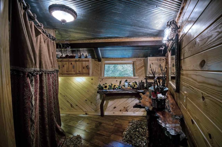 Mississippi treehouse that just sold