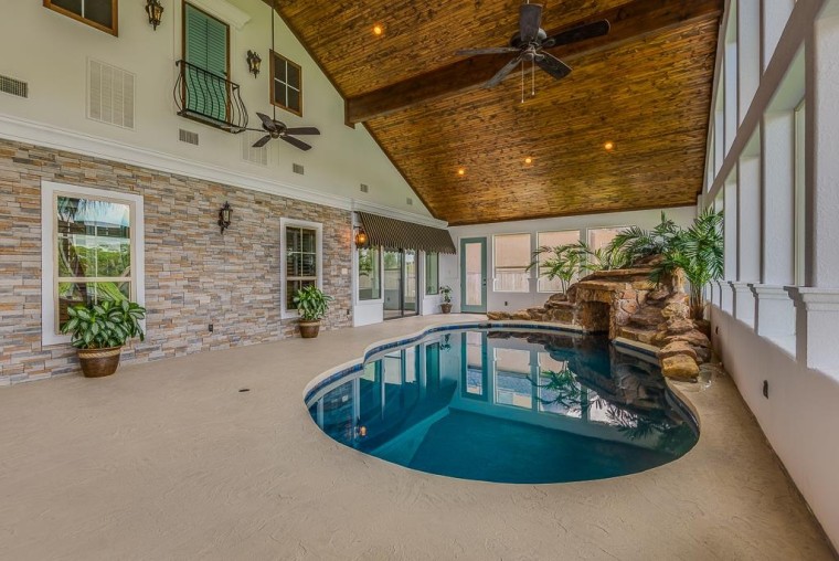 A Houston house that looks like it came straight out of 'Star Trek' is for sale.