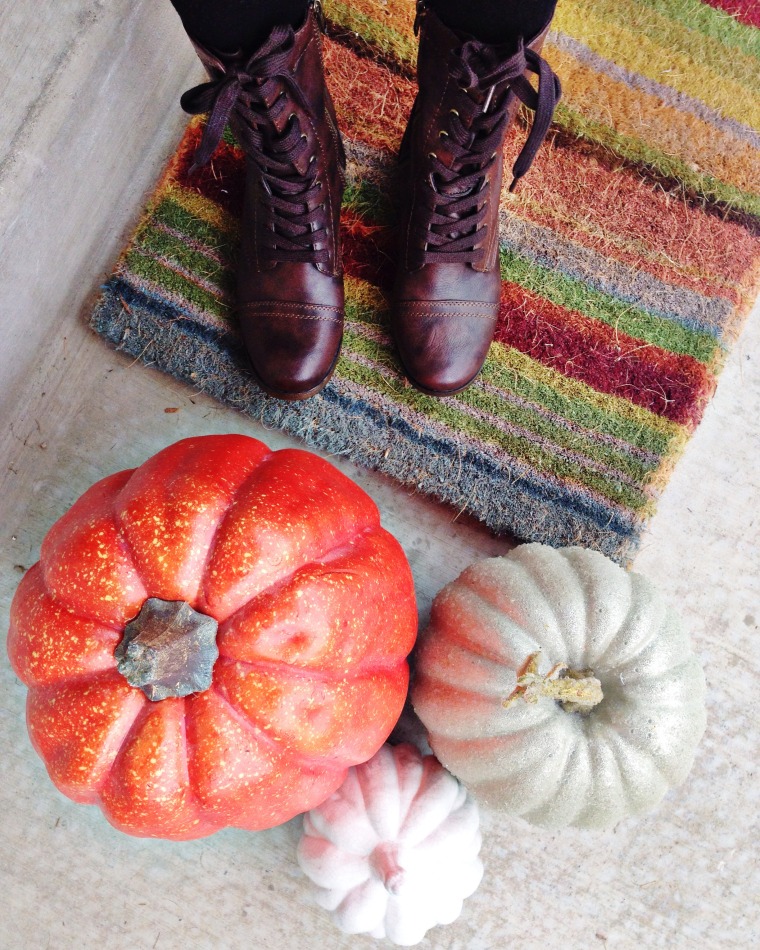 Fall decorating welcome mat