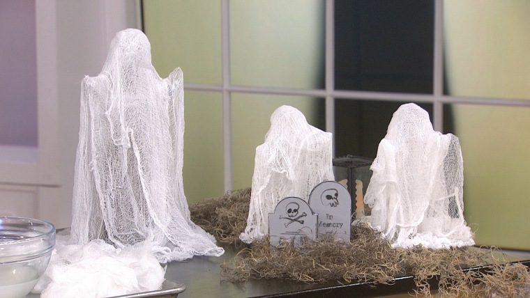 Fall decorating cloth ghosts for Halloween