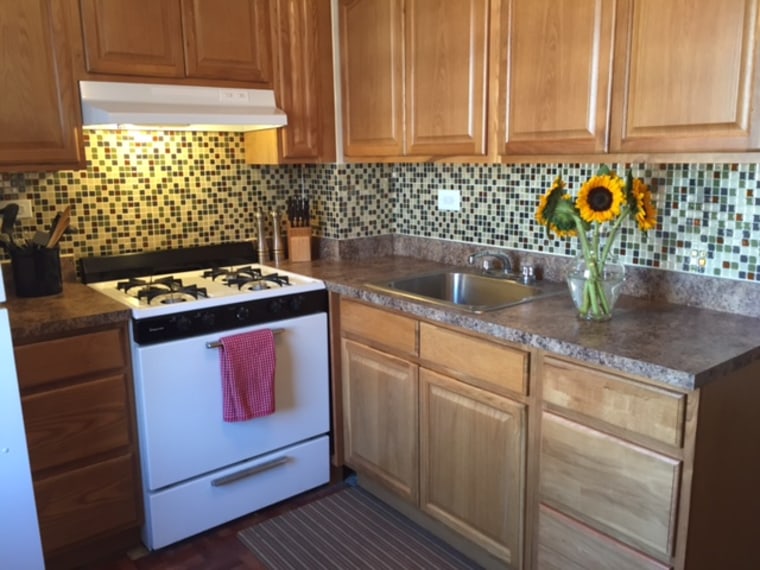 The kitchen after the DIY.