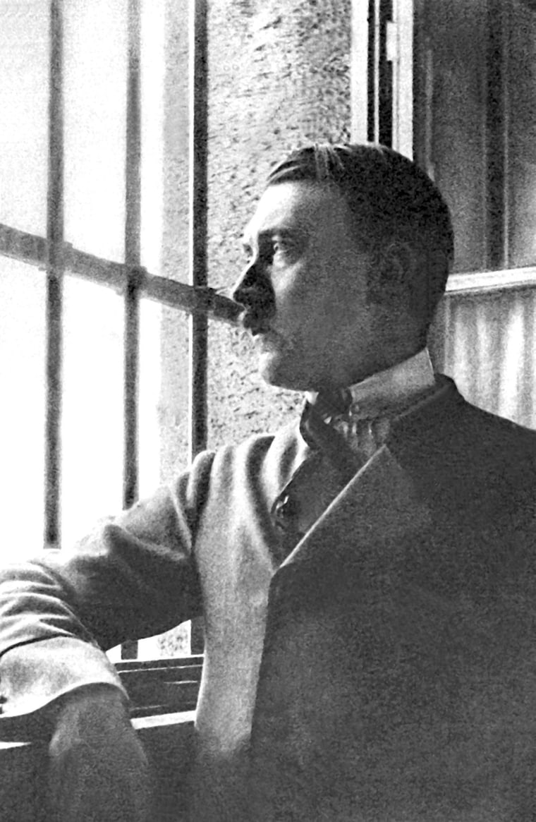 Adolf Hitler s Mein Kampf To Return To German Bookstores
