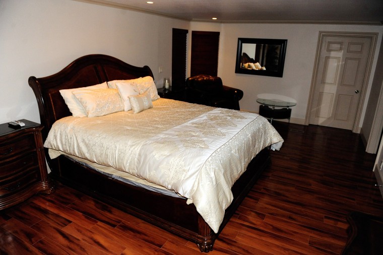 Image: The room where former NBA player Lamar Odom was found unconscious at the Love Ranch