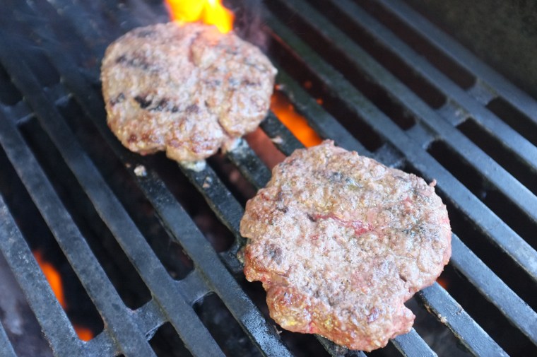 Burger with grass-fed beef (left) vs. conventionally raised beef
