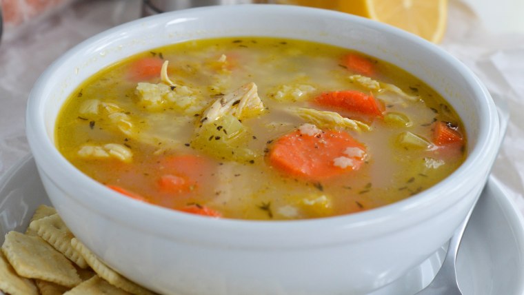 Easy chicken soup with lemon and pepper