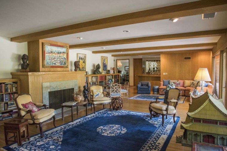 "Tonight Show" hosts Steve Allen's home hits the market.