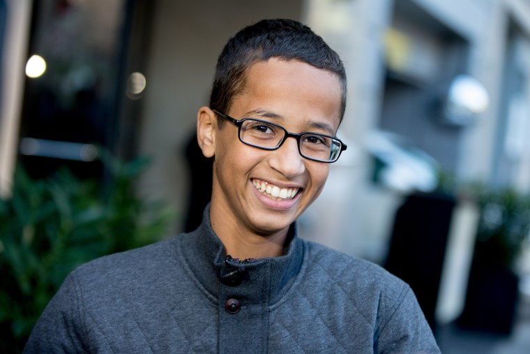  Clock Boy Ahmed Mohamed Sues Texas City For Accusing Him Of Making Bomb