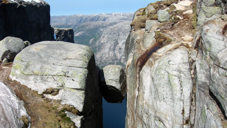 Kjeragbolten, Norway