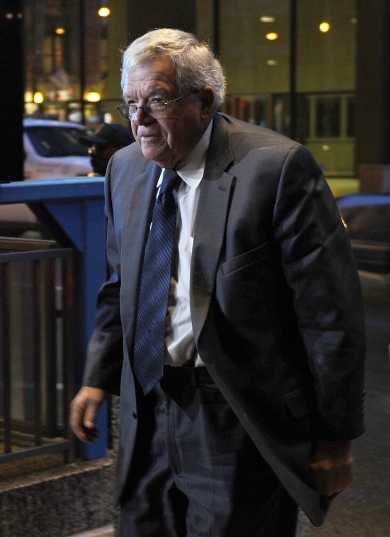 Image: Former House Speaker Dennis Hastert arrives at the federal courthouse