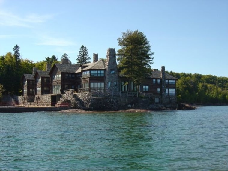 Grand Lake Superior home hits the market